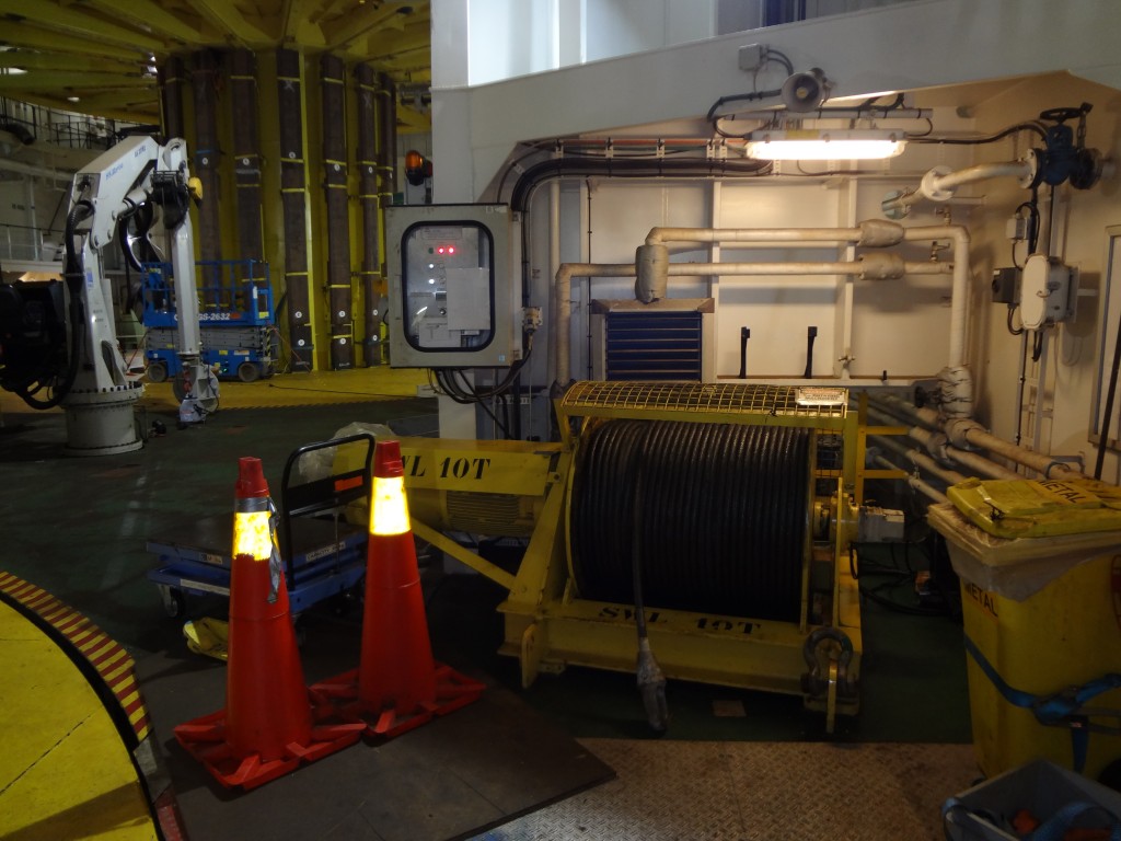Carousel aft 10 ton winch 1
