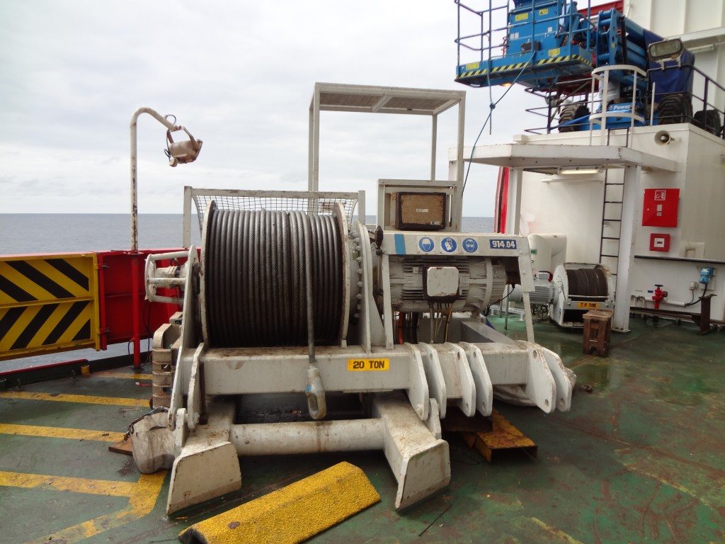 PS fwd 20ton winch & PS 7,5
